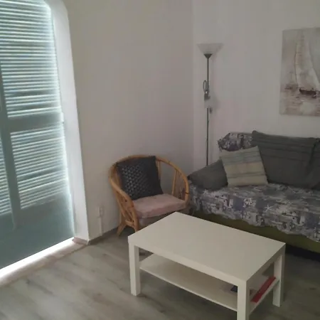 Zp44 * Πούλα